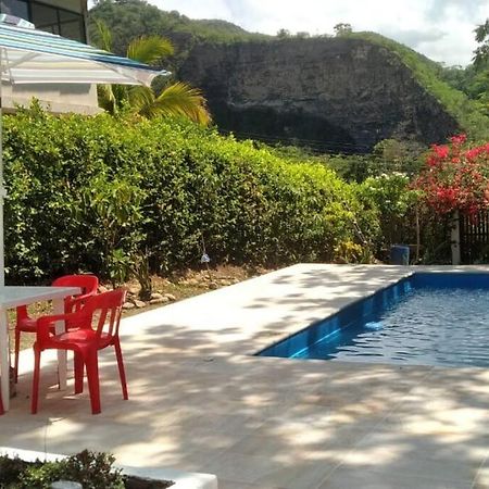 Casa Familiar Y De Descanso Villa Lorenza - Apulo Cund. Kültér fotó