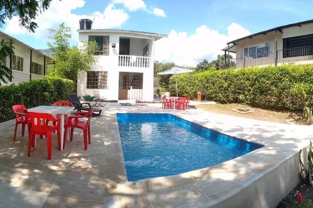 Casa Familiar Y De Descanso Villa Lorenza - Apulo Cund. Kültér fotó