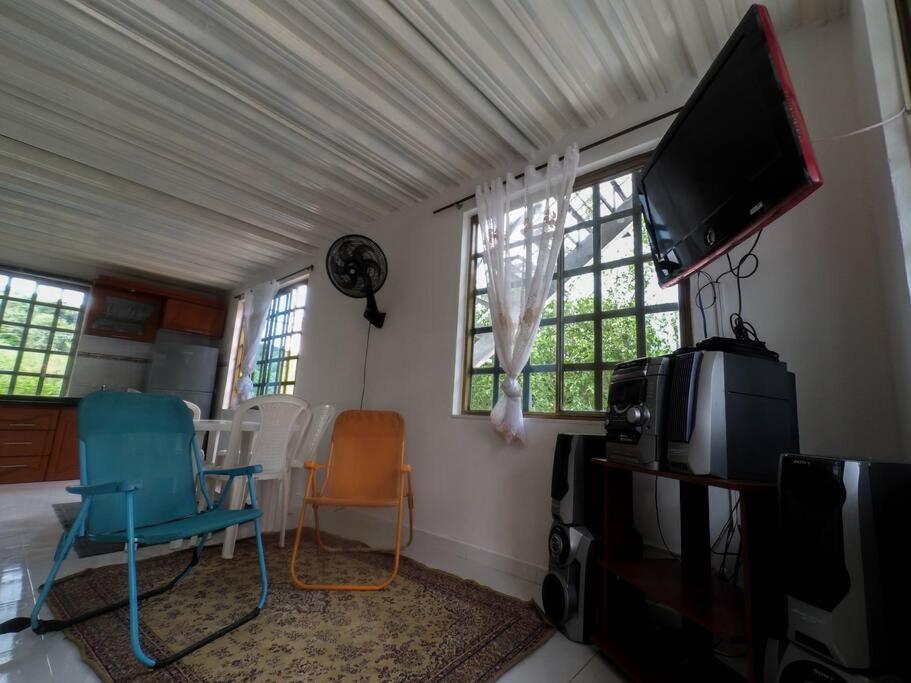 Casa Familiar Y De Descanso Villa Lorenza - Apulo Cund. Kültér fotó